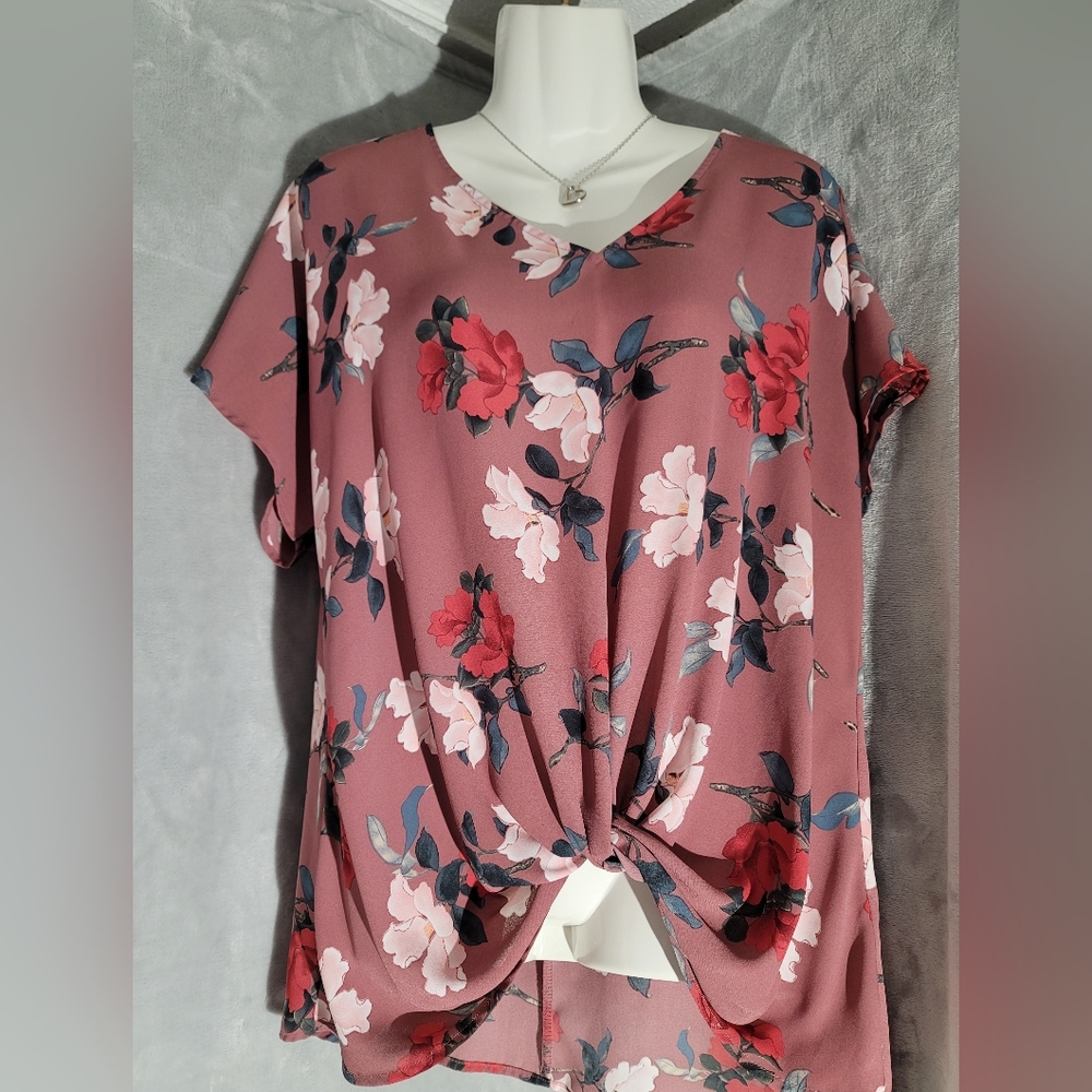 🚨REDUCED! Rosey Flowers